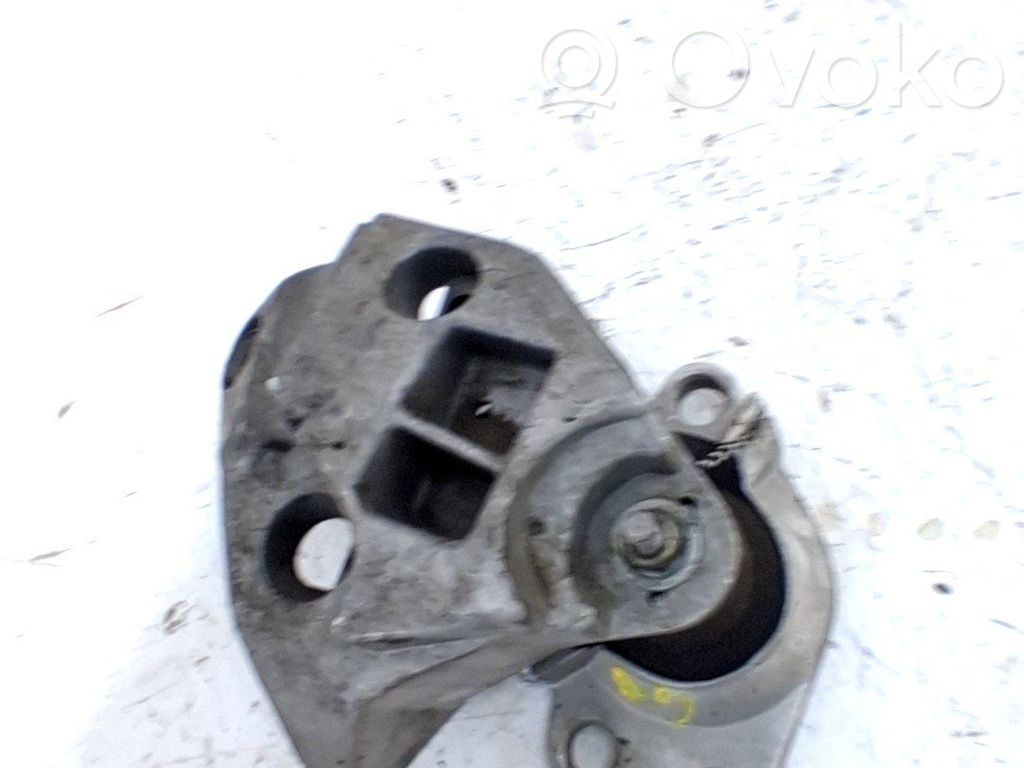 Engine mount bracket   8200253037