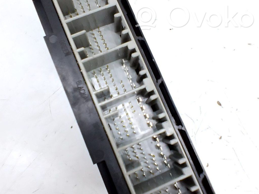 Opel Corsa E Unidad de control/módulo de carrocería central 