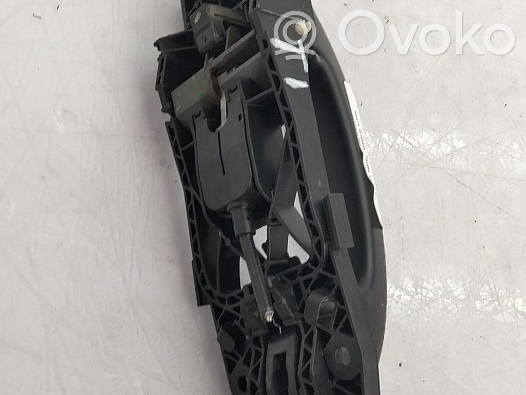 Manecilla externa puerta trasera   1K8837206FGRU
