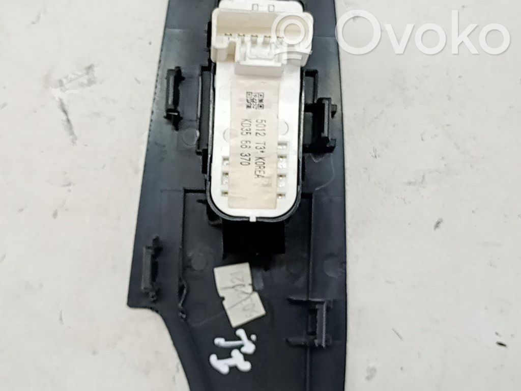Electric window control switch   KD3566370
