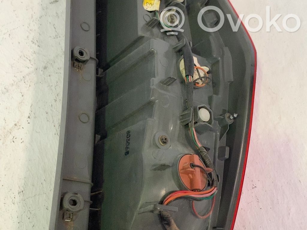 Hyundai H-1, Starex, Satellite Bec lampă spate 