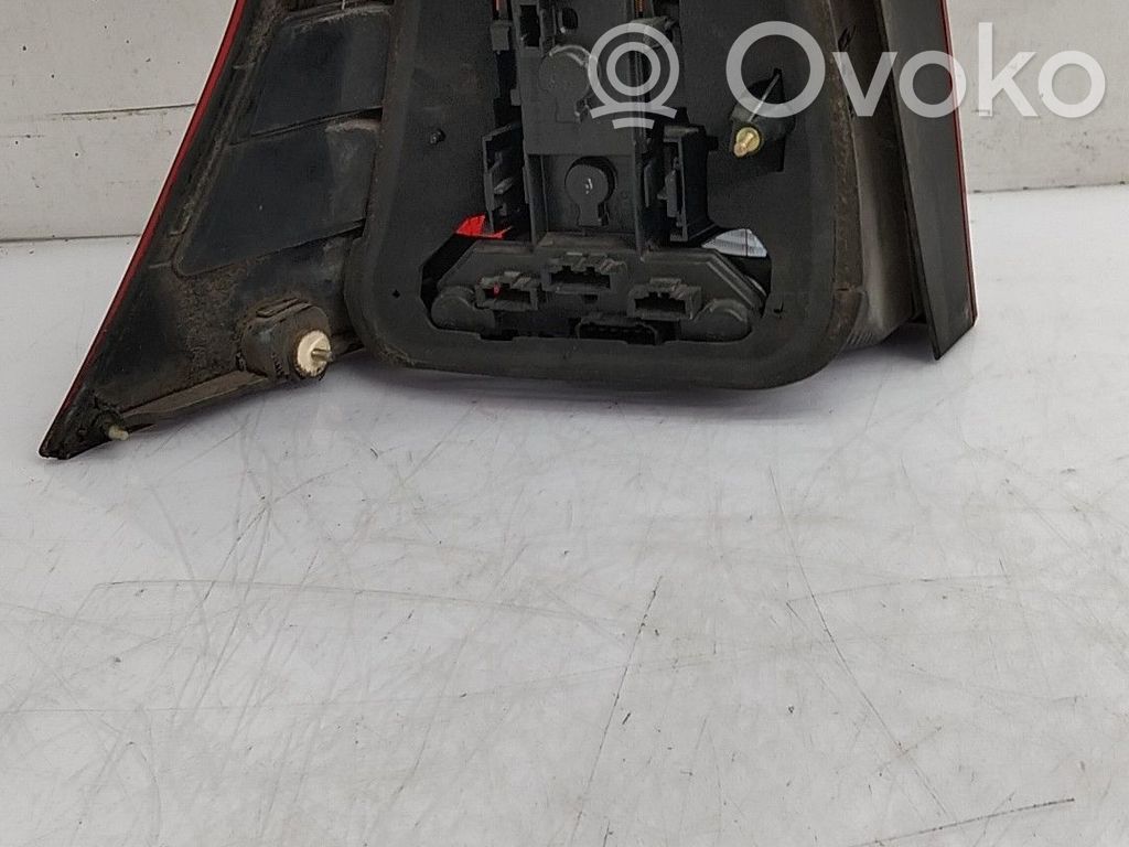 Volkswagen Golf IV Lámpara de faros/luces traseros 