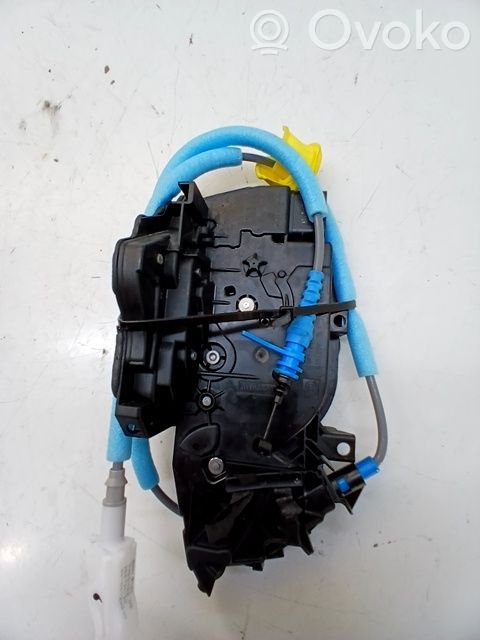 Cerradura de puerta delantera   51217445044