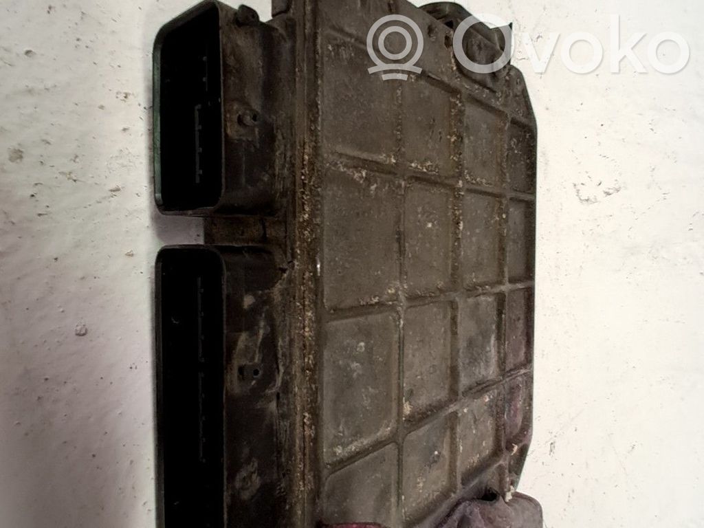 Unitate control motor/modul ECU   8966153700