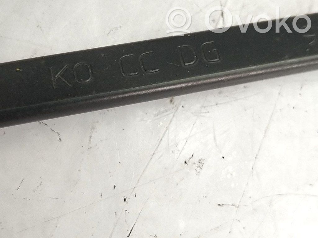 Etupyyhkimen sulan varsi   1615627180