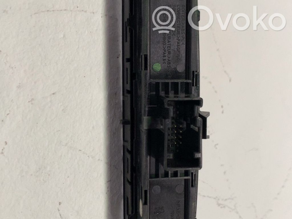 Botón interruptor de luz de peligro   98060429XT