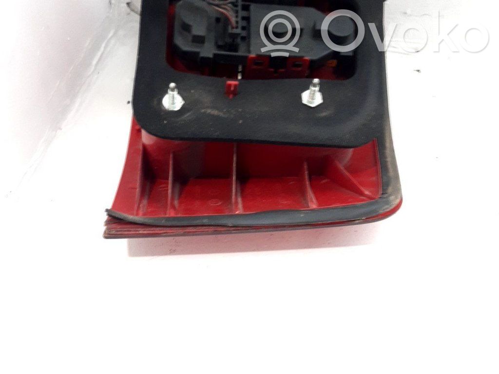 Lámpara de faros/luces traseros   4B9945095F