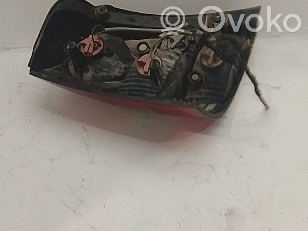 Lámpara de faros/luces traseros   924023E010