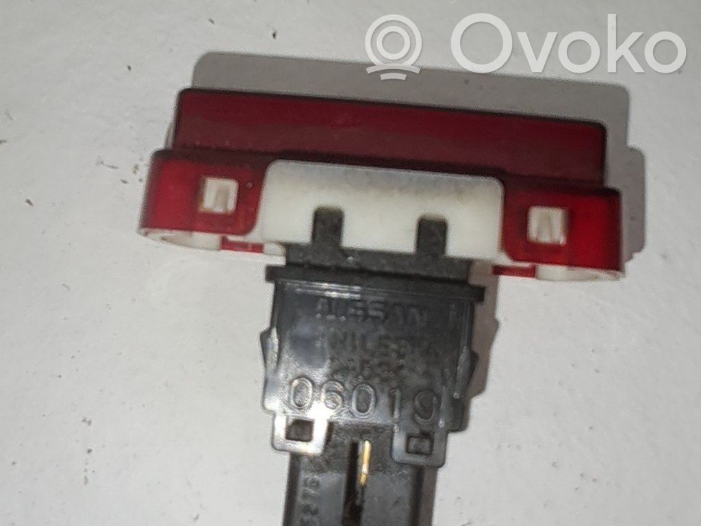 Subaru Forester SH Botón interruptor de luz de peligro 