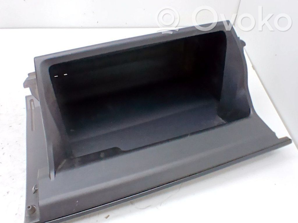 Toyota RAV 4 (XA30) Handschuhfach