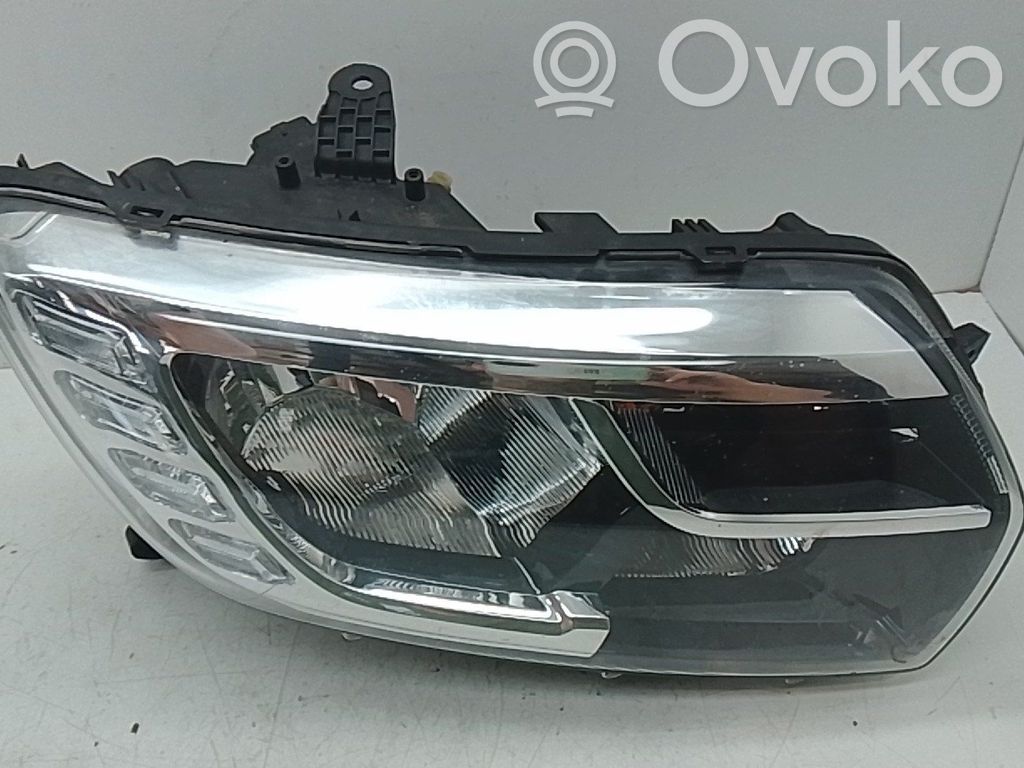 Phare frontale   260108435R