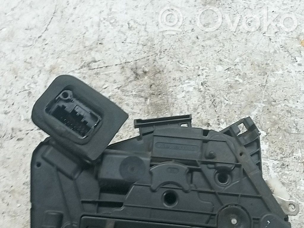 Cerradura de puerta trasera   5K4839015Q