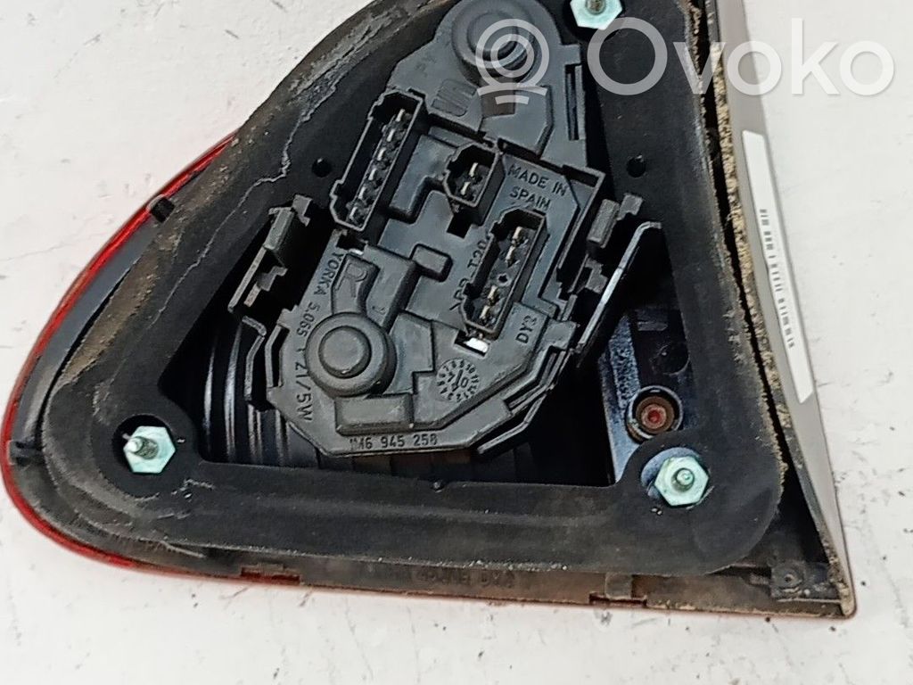 Lámpara de faros/luces traseros   1M6945112