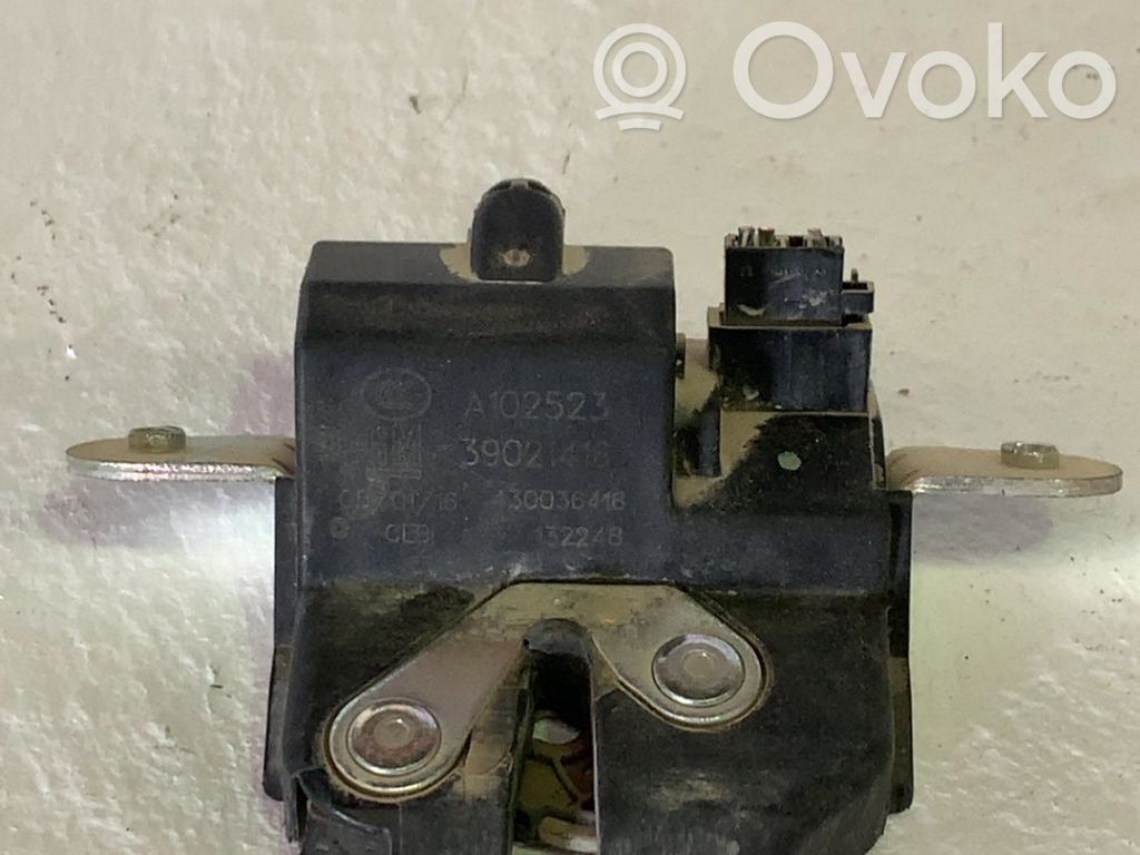 Opel Corsa E Blocco chiusura del portellone