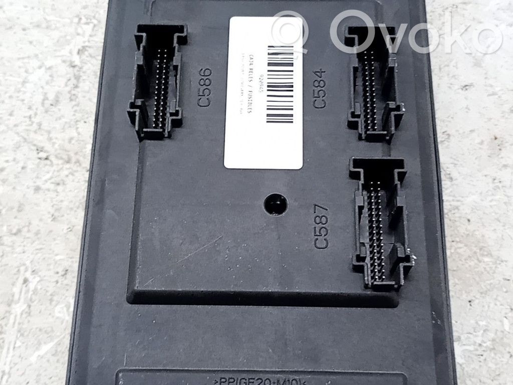 Módulo de fusible   LR078822