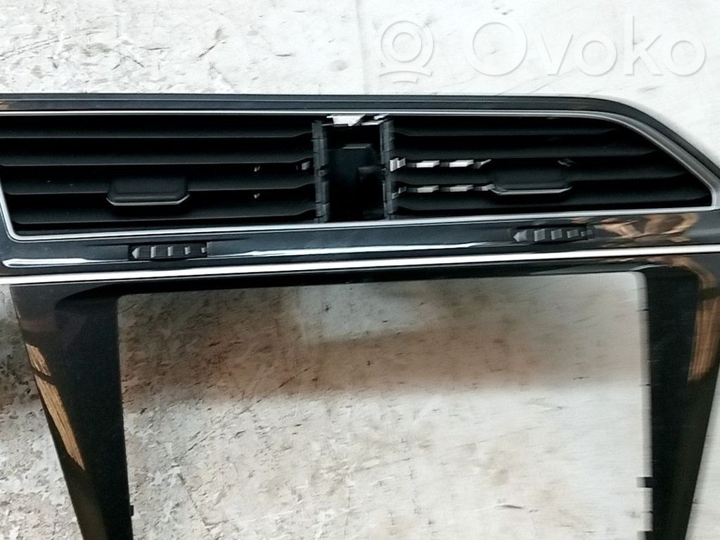Volkswagen Tiguan Griglia di ventilazione centrale cruscotto