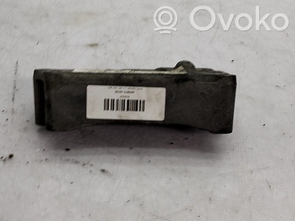 Moottorin kiinnikekorvake   A6392200516