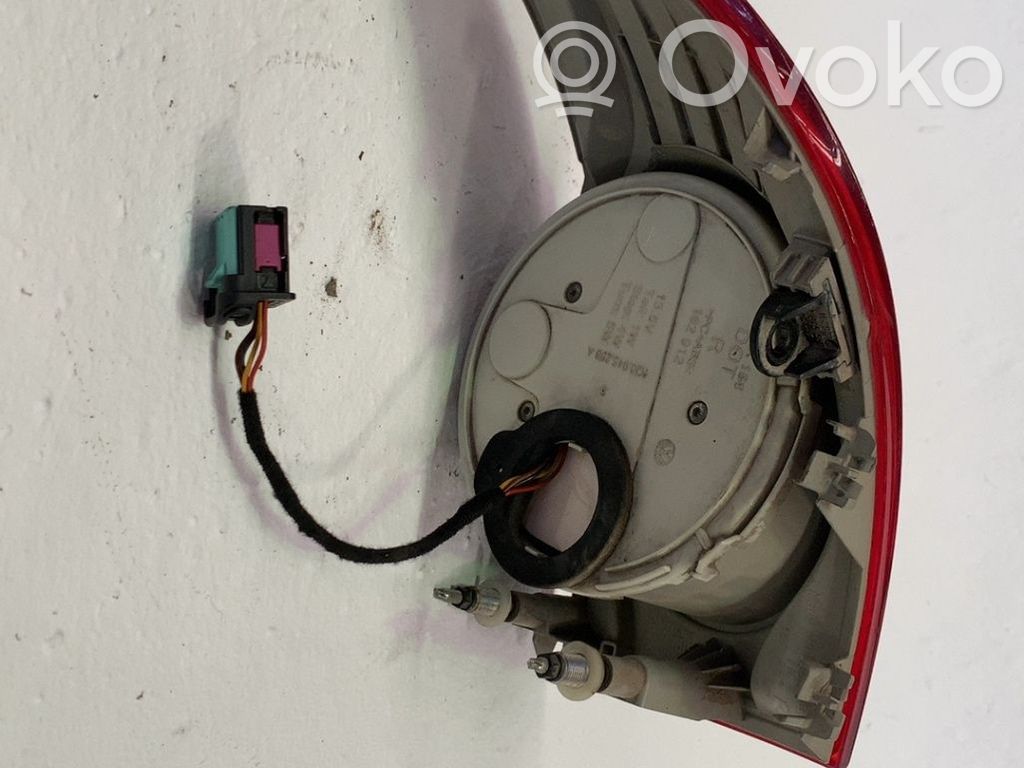 Lámpara de faros/luces traseros   1Q0945096H