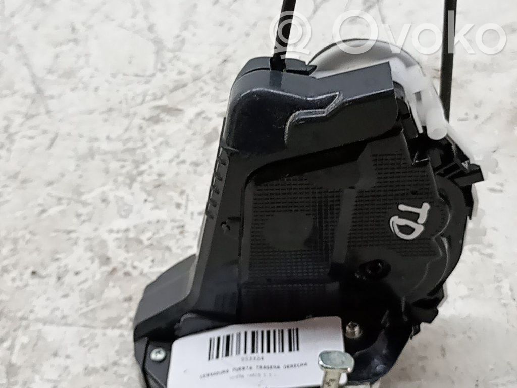 Toyota Yaris Zamek drzwi tylnych 