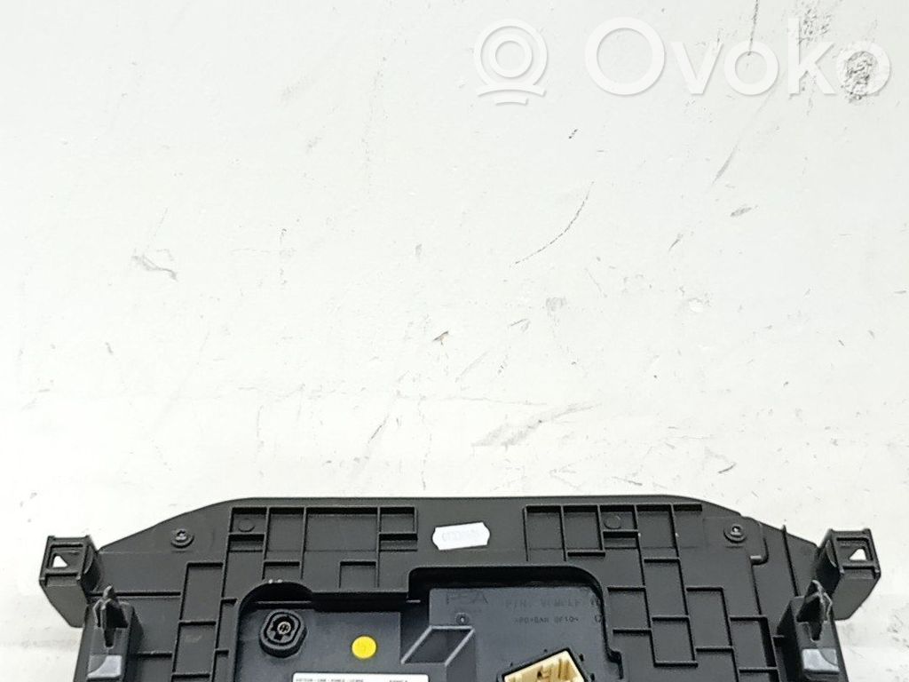 Geschwindigkeitsmesser Cockpit   9857082380