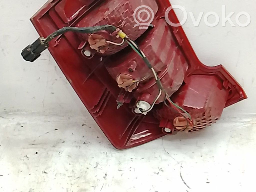 KIA Carens III Bec lampă spate
