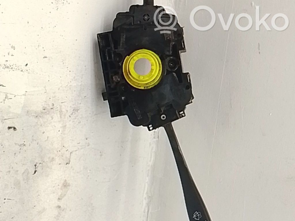 Boutons / interrupteurs volant   25567VB010,255403L101,25260VB013