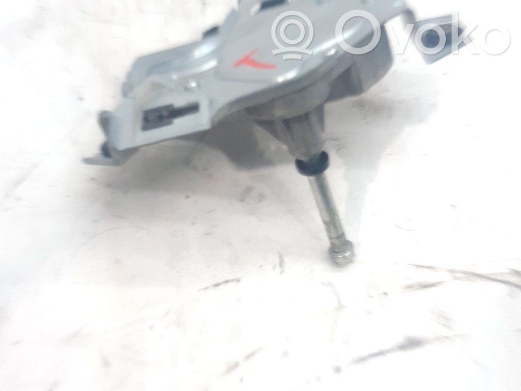 Motor del limpiaparabrisas trasero   3881054P00000