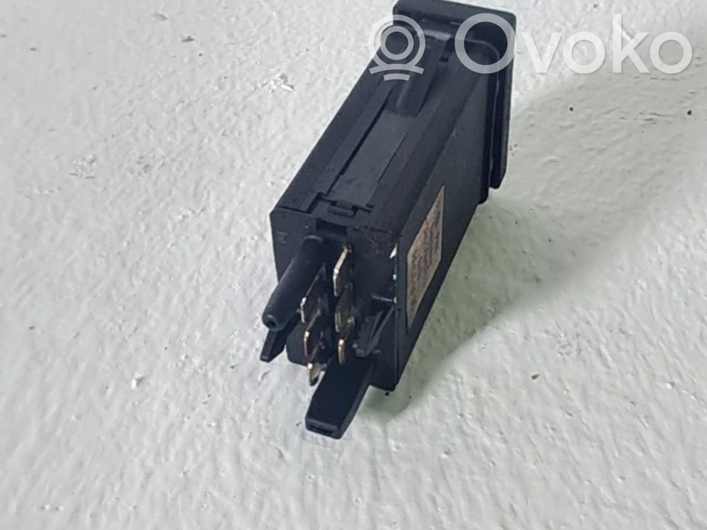 Volkswagen PASSAT B3 Ohjauspyörän painikkeet/kytkimet 