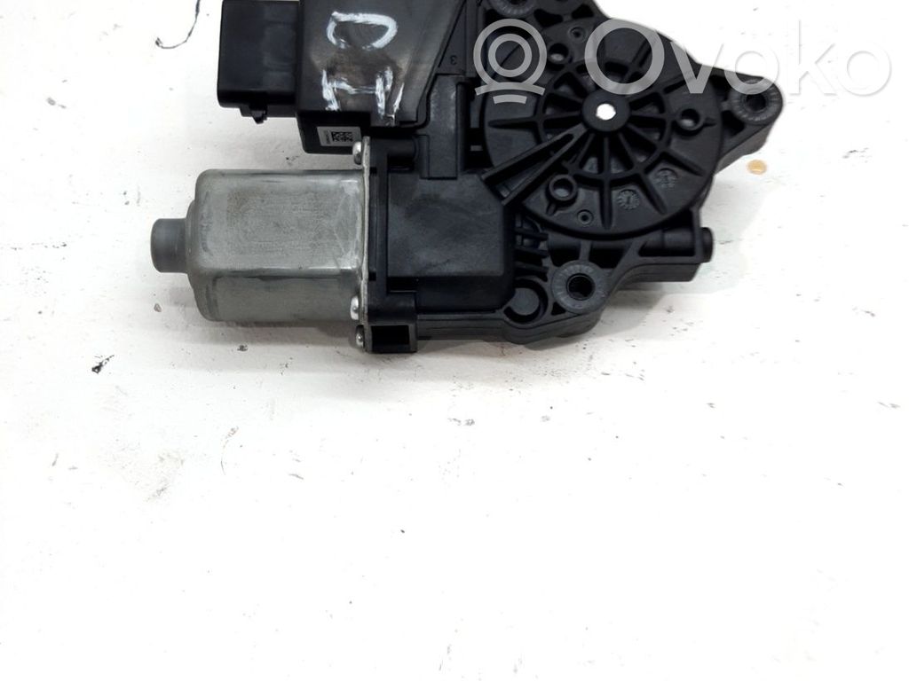 Motor del regulador de la ventanilla de la puerta delantera   82450A2710