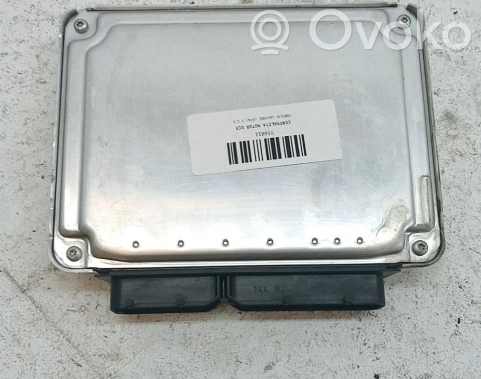 Unidad de control/módulo ECU del motor   22906032BT