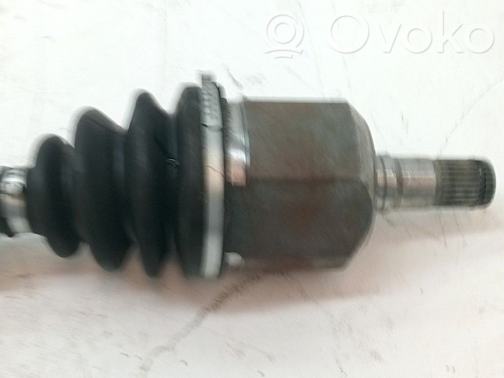 Volkswagen PASSAT B6 Etuvetoakseli 