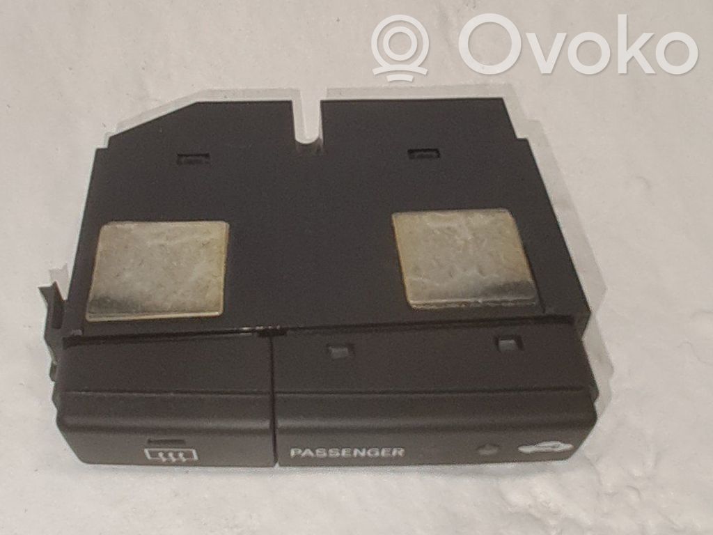 Toyota Avensis T270 Boutons / interrupteurs volant 