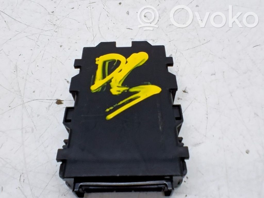 Toyota Land Cruiser (J150) Modul de control caroserie central 