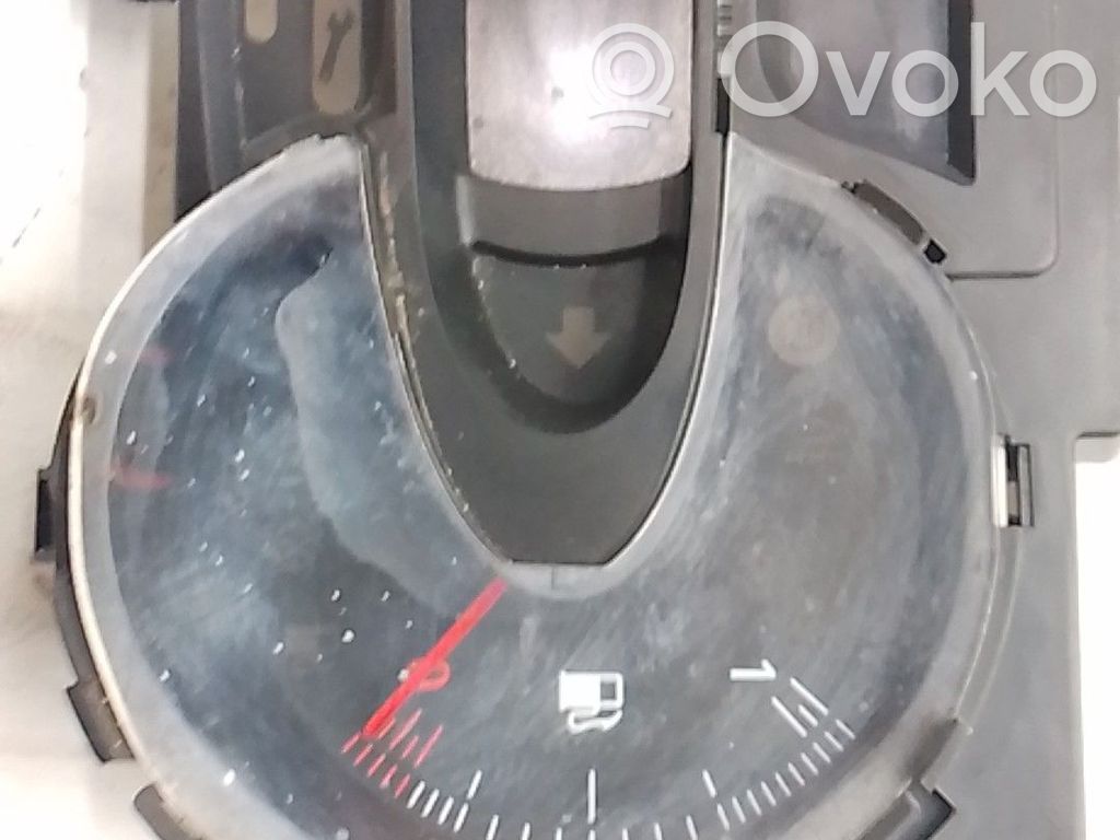 Renault Trafic I Geschwindigkeitsmesser Cockpit 