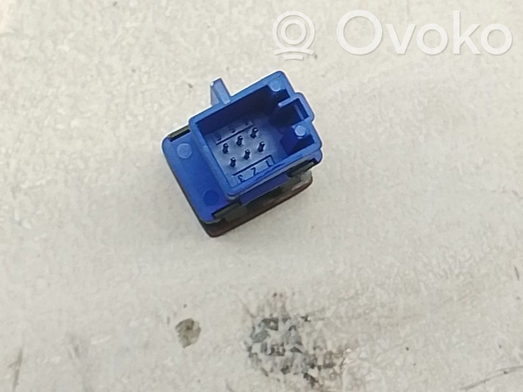 Volkswagen Tiguan Interruttore luci di emergenza 