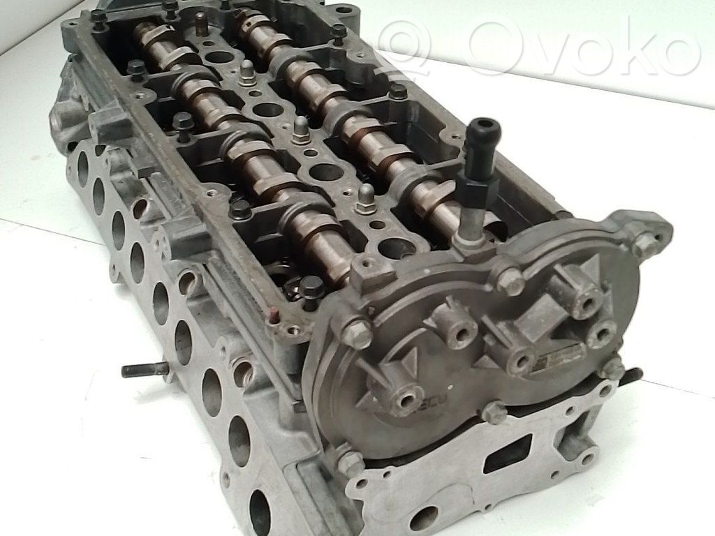 Chiulasă motor   221002U000