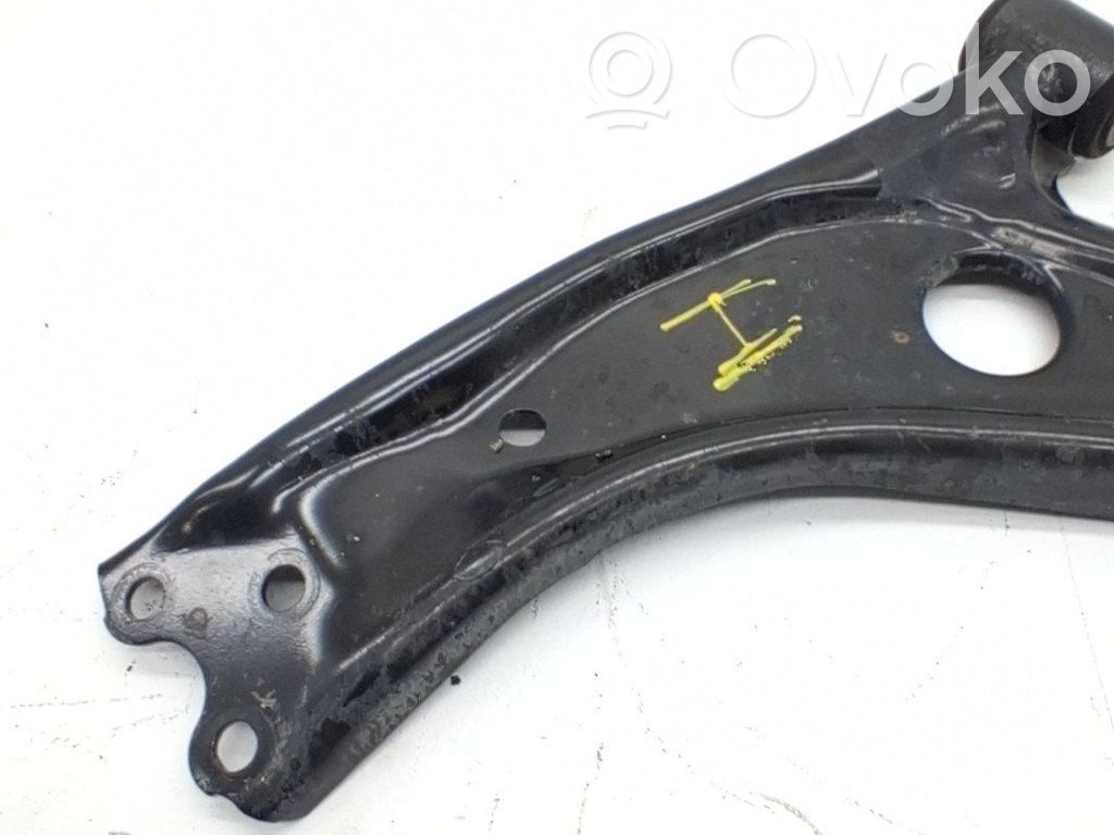 Toyota Yaris Cross Querlenker Achsschenkel vorne