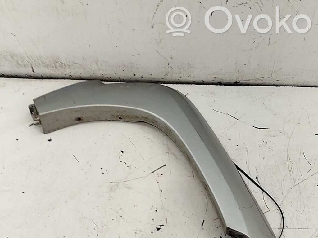 Toyota Land Cruiser (J100) Garniture pour voûte de roue avant 