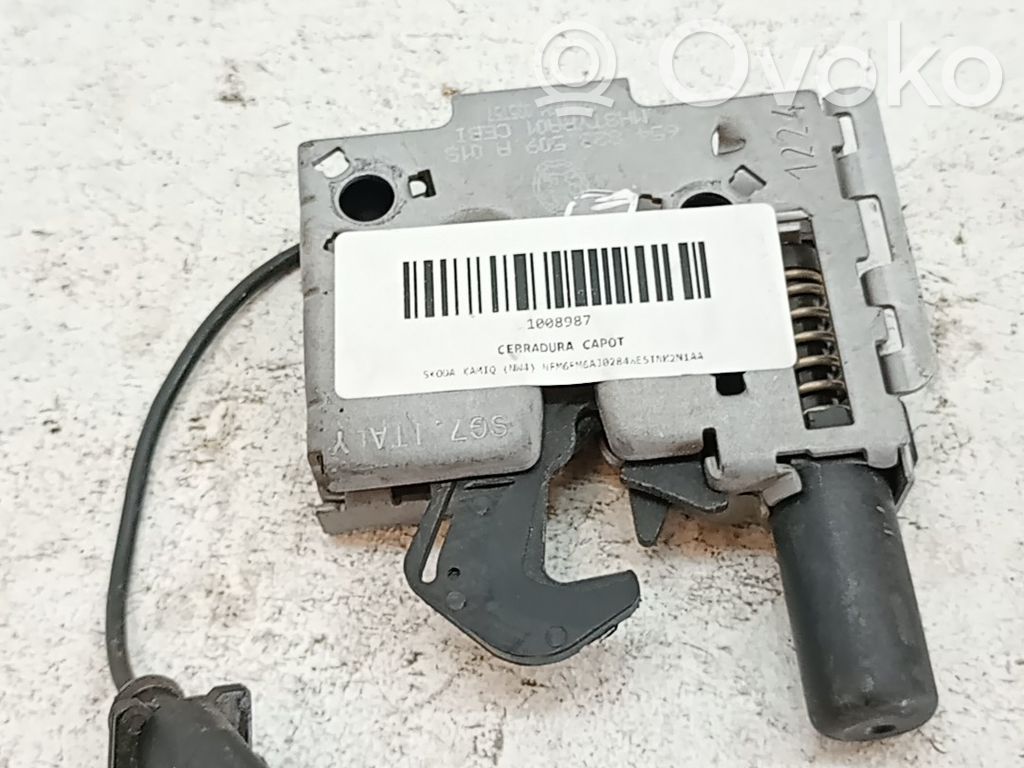 Skoda Kamiq Kiinnityskoukku/-silmukka