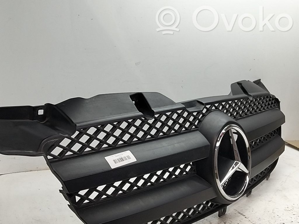 Mercedes-Benz Sprinter W906 Kühlergrill