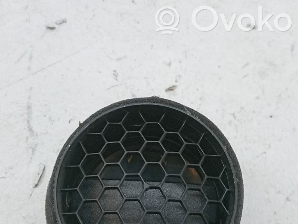 Dacia Spring Lango oro grotelės 