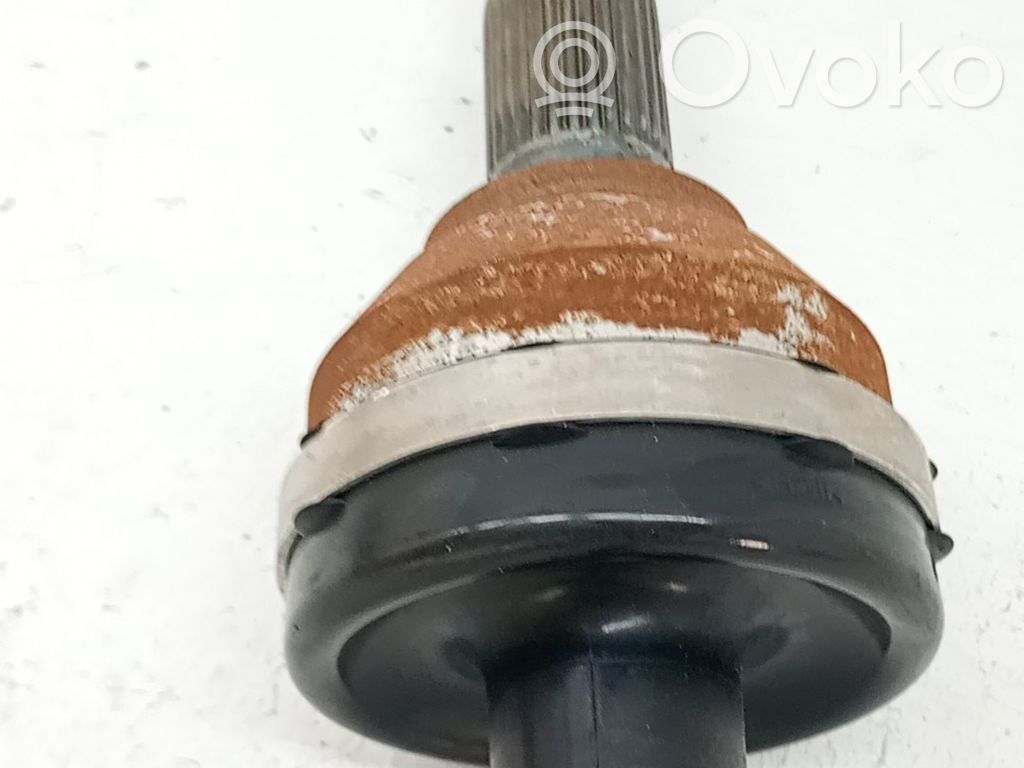 Tesla Model 3 Takavetoakselin kardaaniakseli 