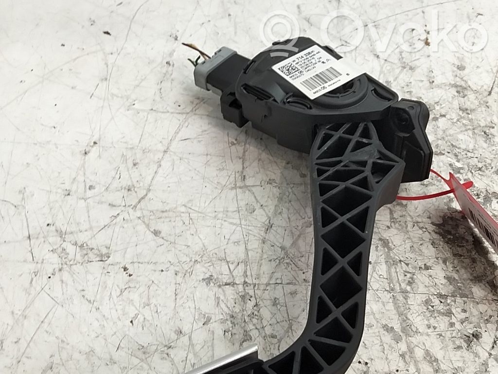 Peugeot 2008 I Pedal del acelerador