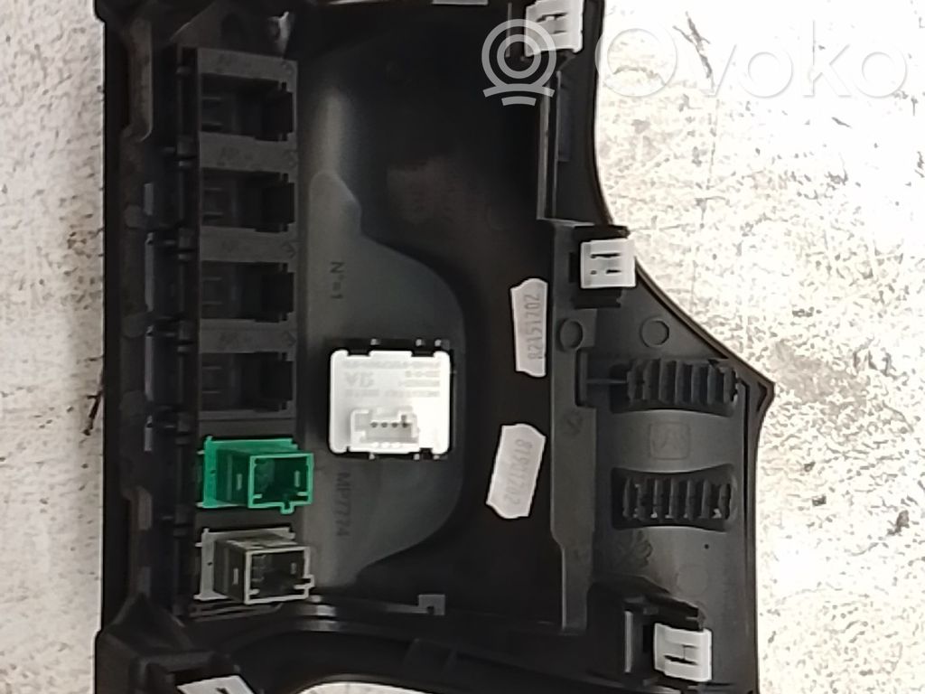 Citroen Berlingo Boutons / interrupteurs volant 