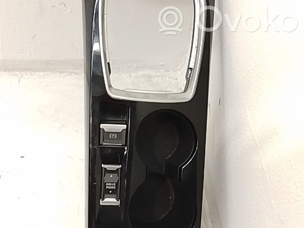 Peugeot 208 II Console centrale 