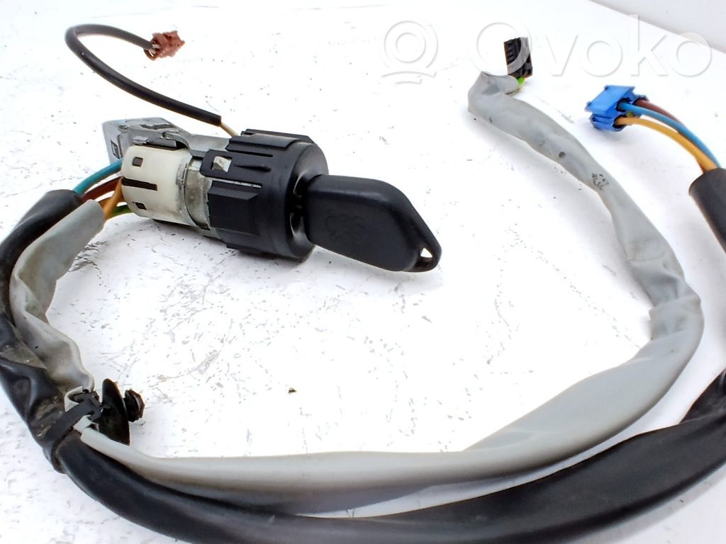 Peugeot Partner III Contact aprindere 