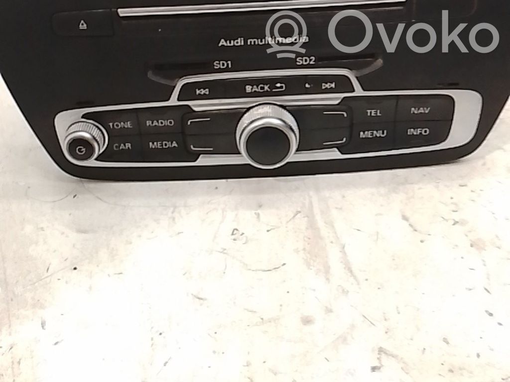 Audi Q3 8U Panel / Radioodtwarzacz CD/DVD/GPS 