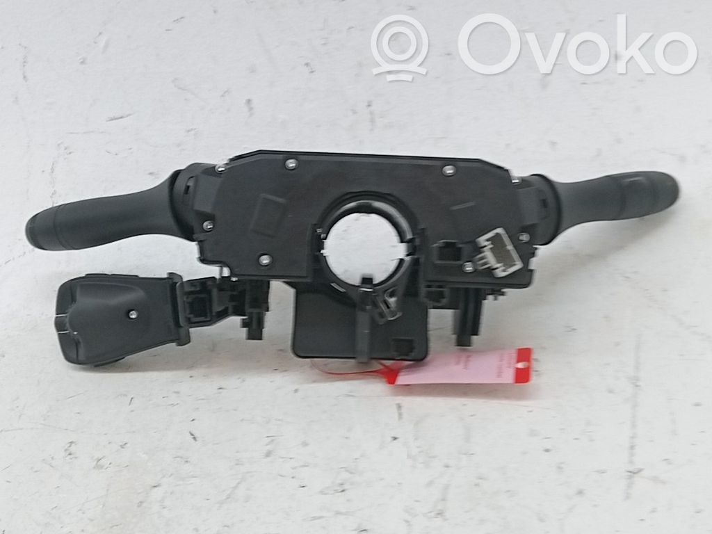 Dacia Sandero Interruptores/botones de la columna de dirección 