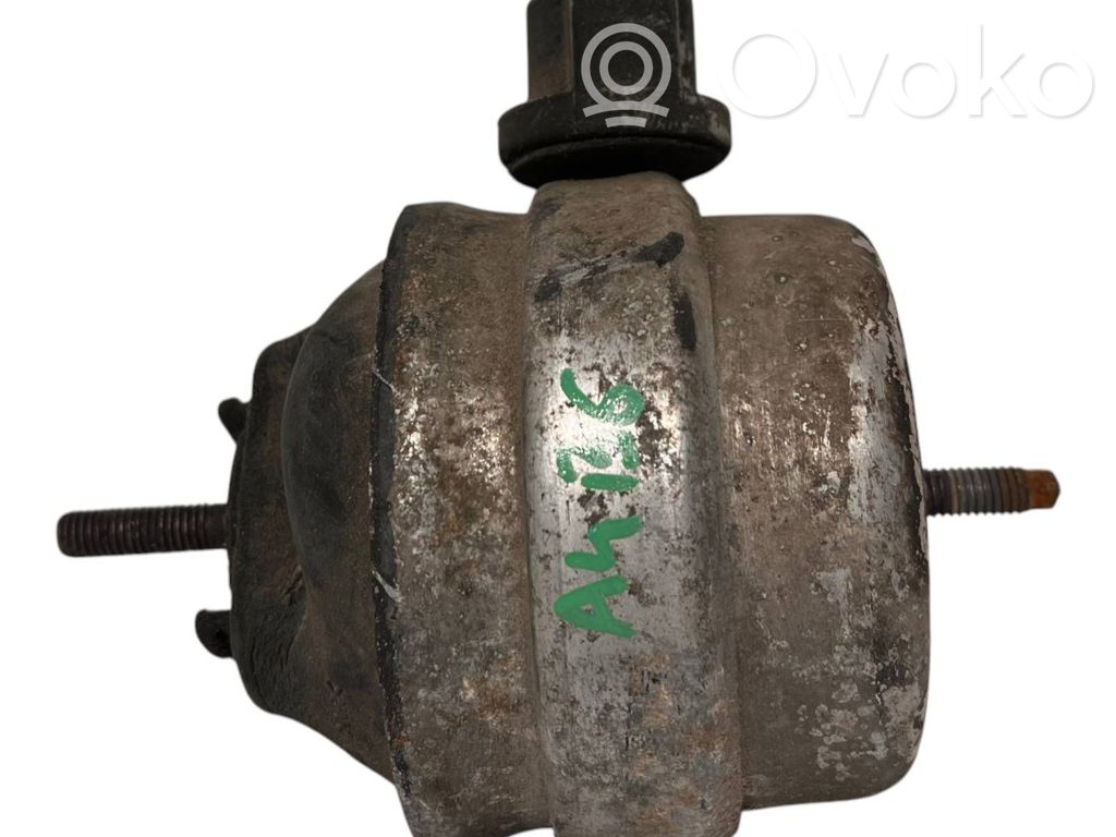 Audi A4 S4 B7 8E 8H Engine mount bracket 