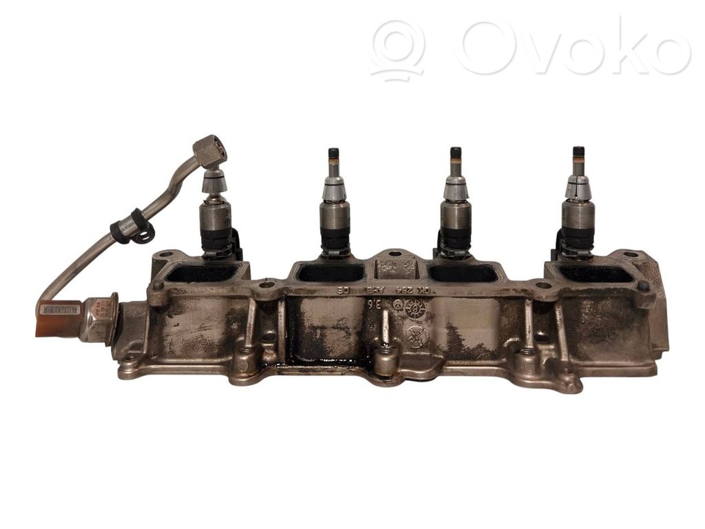 Volkswagen PASSAT B6 Wtryskiwacz paliwa 